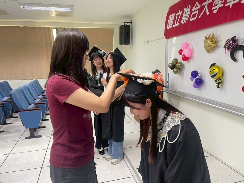溫如梅老師撥穗圖片