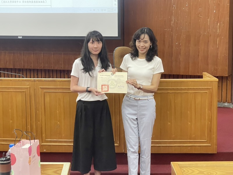113-1學期_書卷獎華文一甲_何凱琍同學圖片