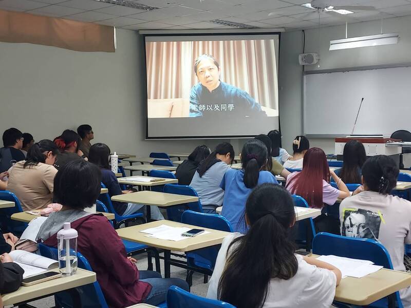 班導師錄影致詞圖片