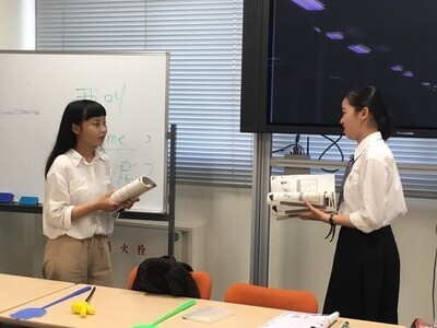 與學生課堂互動圖片